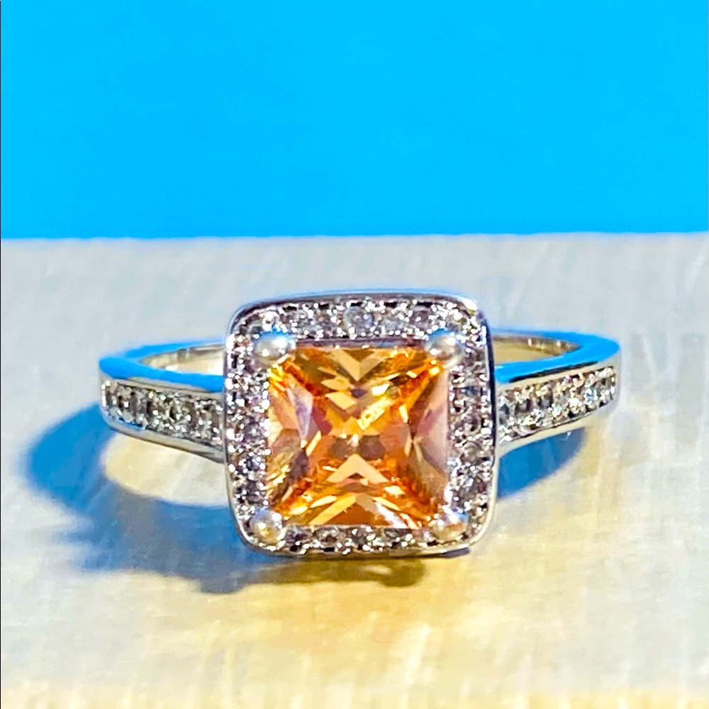 Jeulia Champagne Sapphire Princess Halo Ring